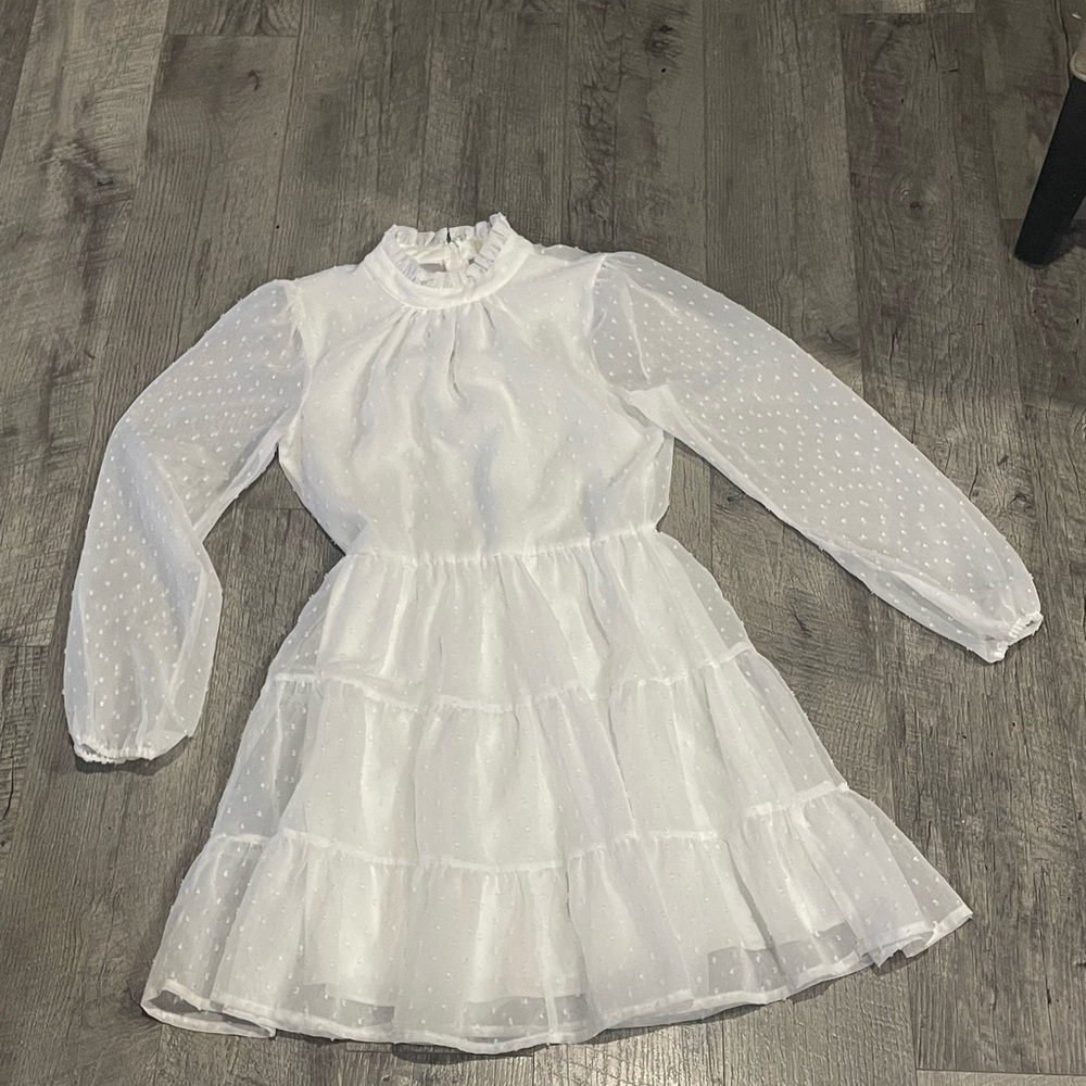 Altar'd State White feminine used great cond. bridal, dance, showers. Size med.